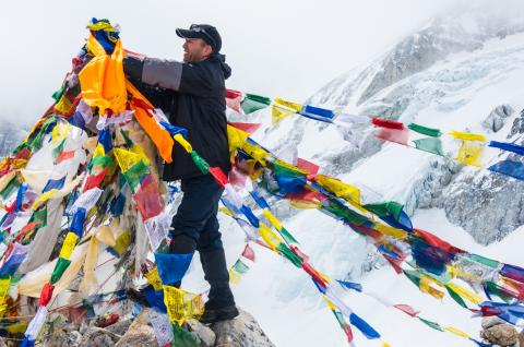 Montée du Larkye pass à 5135 m sur le tour du Manaslu au Népal